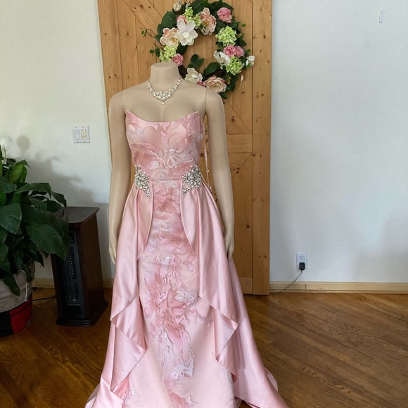 Ashley Lauren Prom or Pageant Dress. - Picture 8 of 13